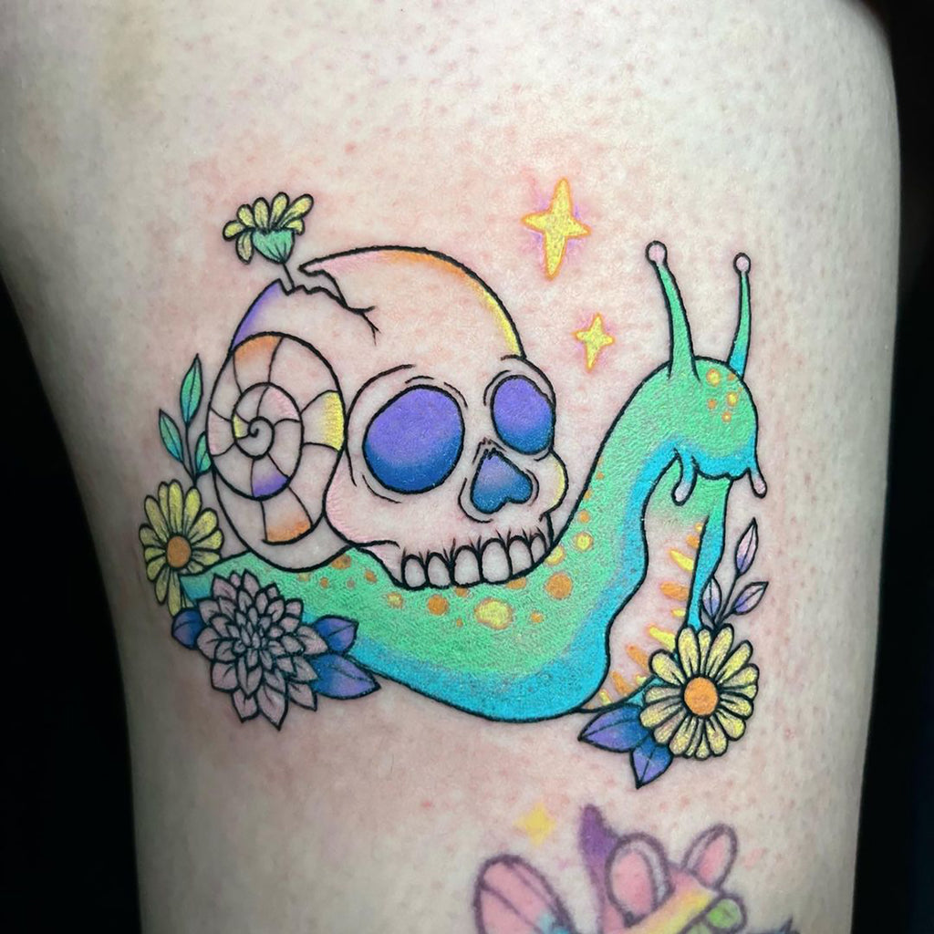 Pin by Raianne Islam on Tattoos | Skull tattoo, Tattoos for guys, Skull  thigh tattoos